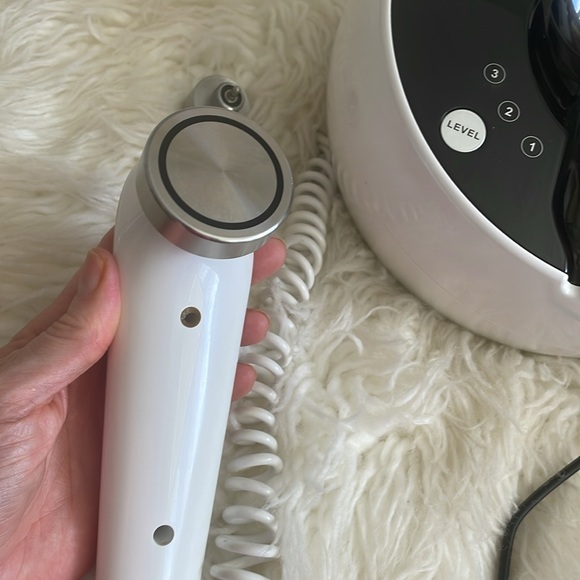 MLAY Radio Frequency Skin Tightening Machine - Picture 9 of 16